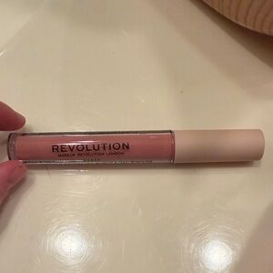 Revolution Lip Stick - Soft Peach